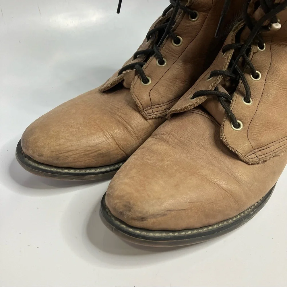 Tan leather lace up boots riding boots approximately size 9.5/10‎
